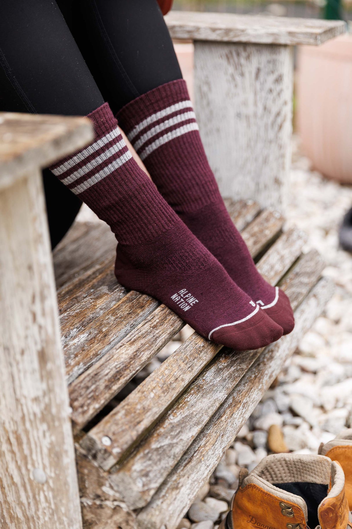 Seceda Light Merino Crew Socks Burgundy
