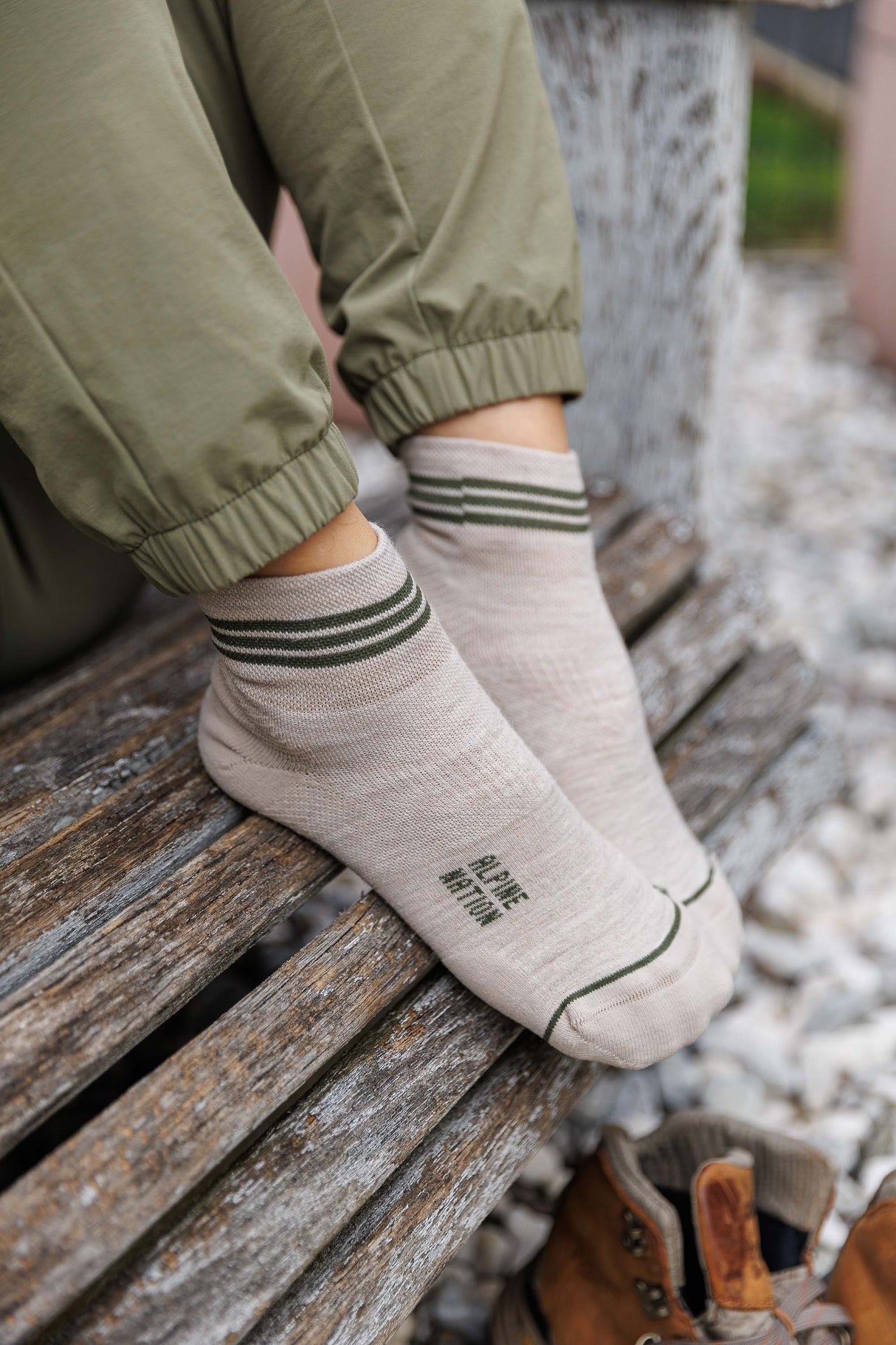 Seceda Light Merino Mid Crew Socks Stone