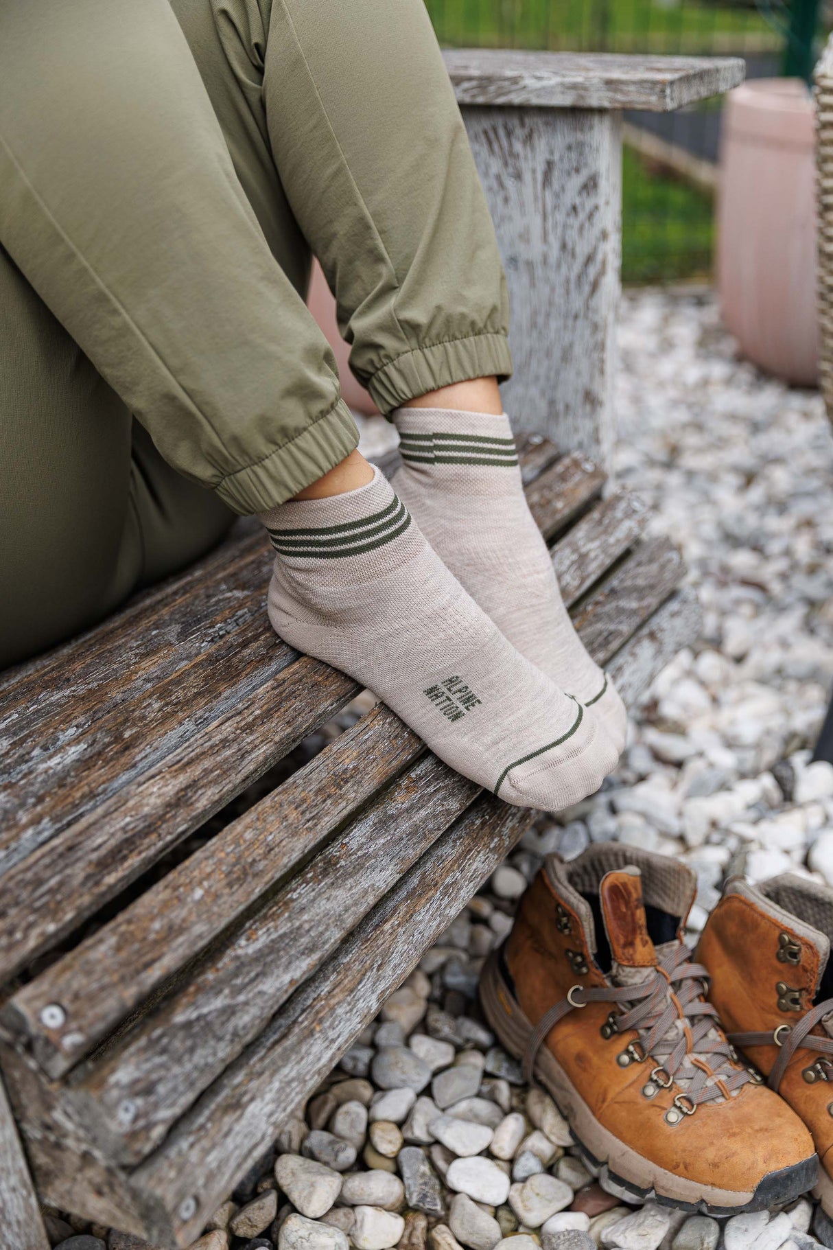 Seceda Light Merino Mid Crew Socks Stone