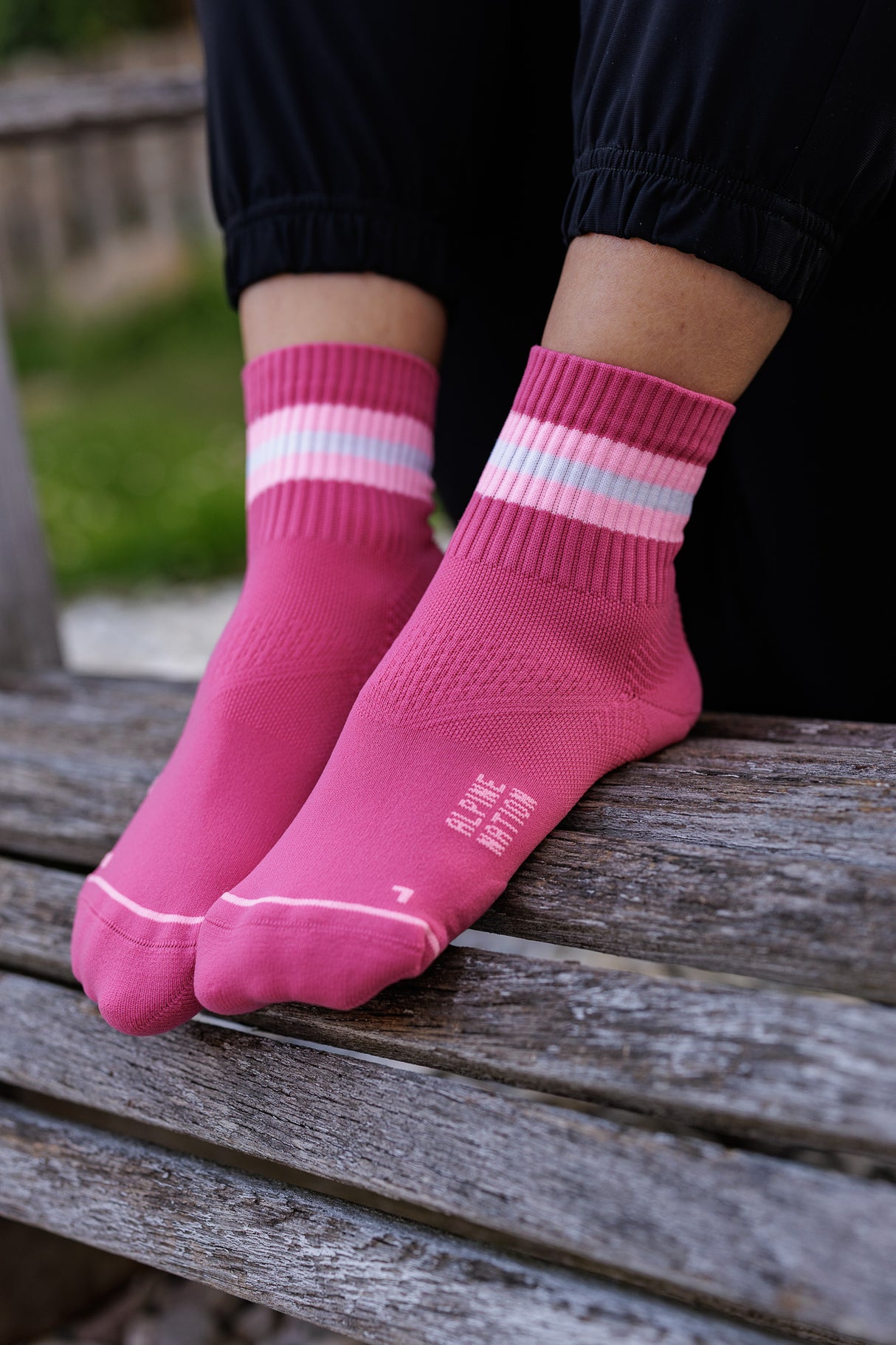 Anda Summit Mid Crew Socks Sunrise