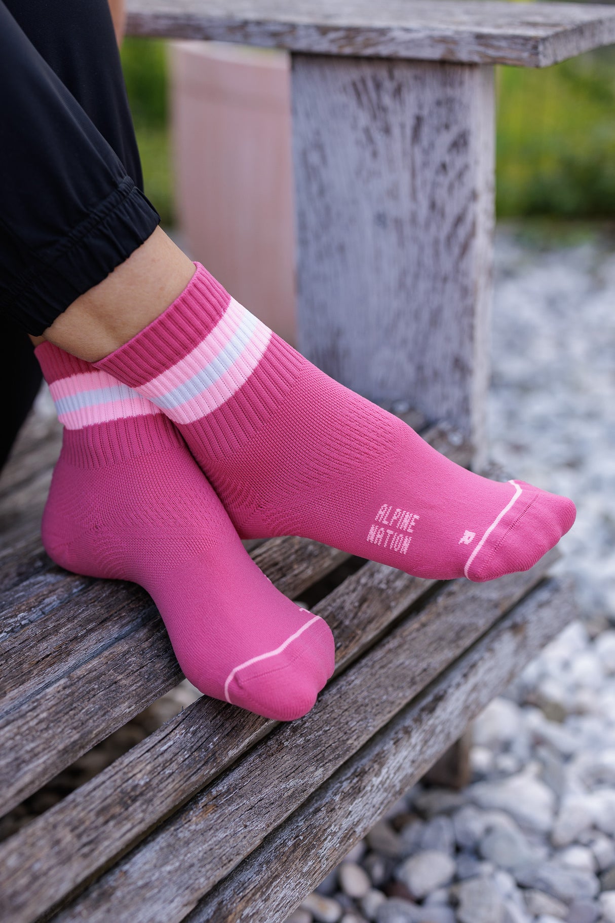 Anda Summit Mid Crew Socks Sunrise