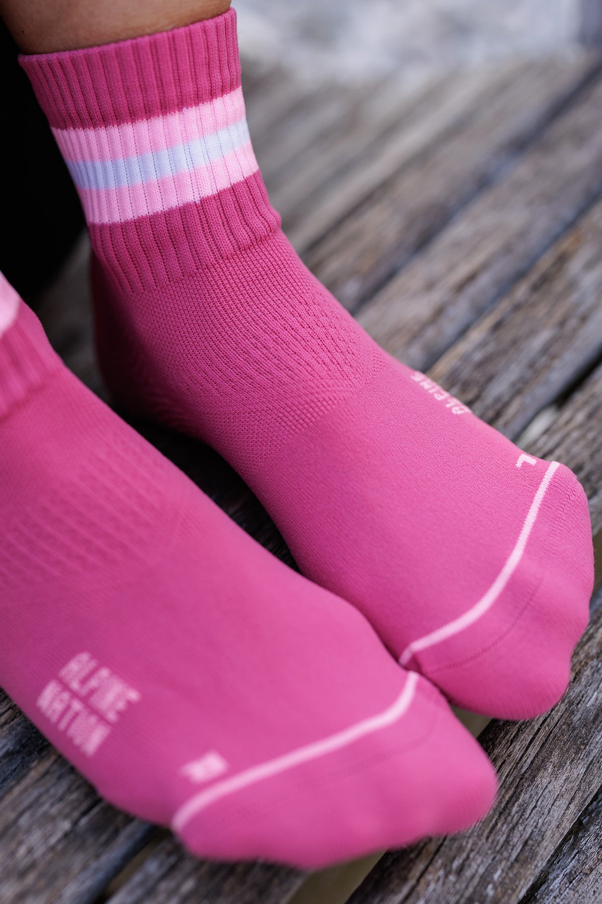 Anda Summit Mid Crew Socks Sunrise