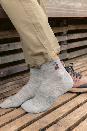 Seceda Light Merino Mid Crew Socks Ruby