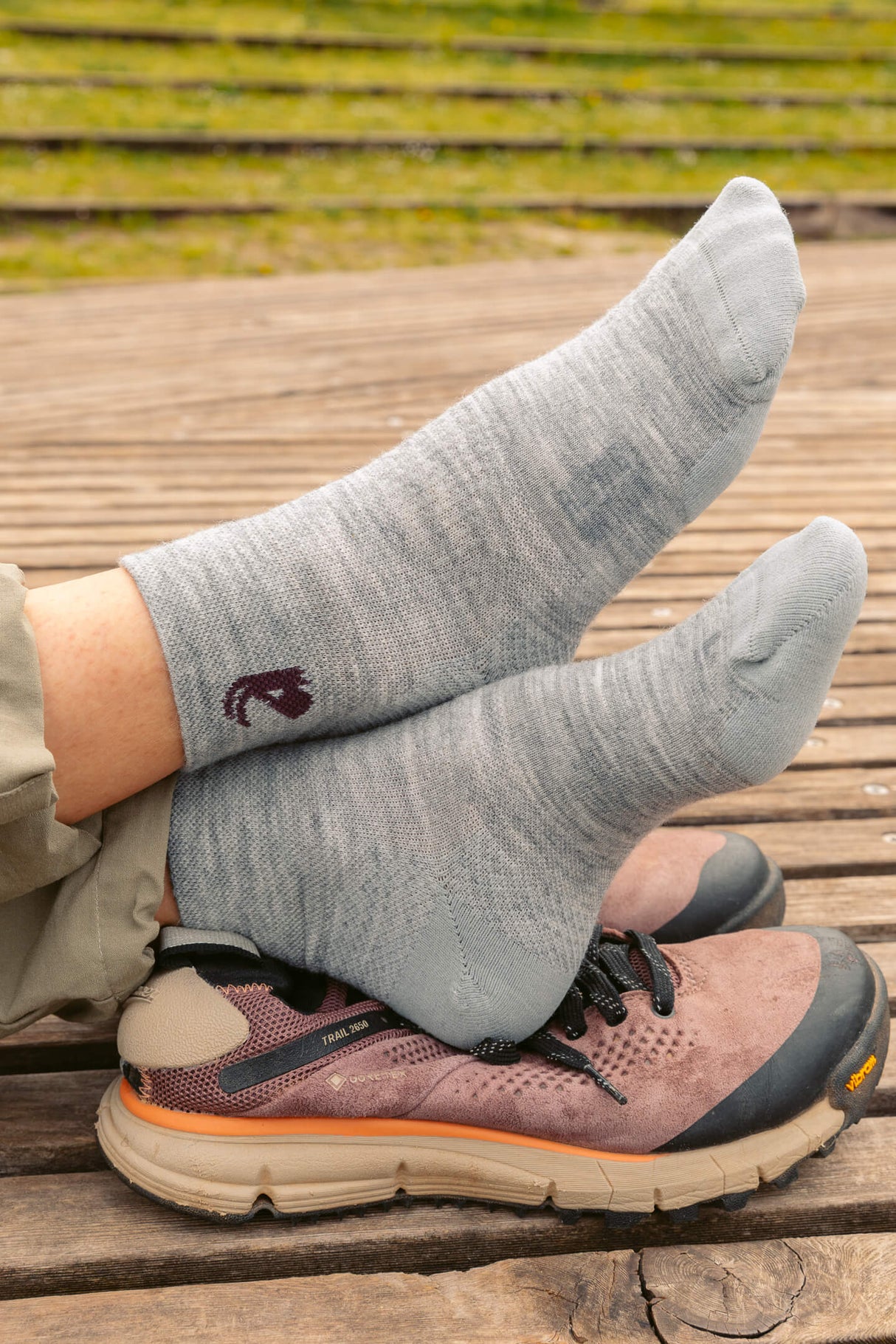 Seceda Light Merino Mid Crew Socks Ruby