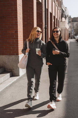 Apres Sweater - Blackout