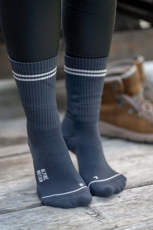 Summit Hike Crew Socks Graphite