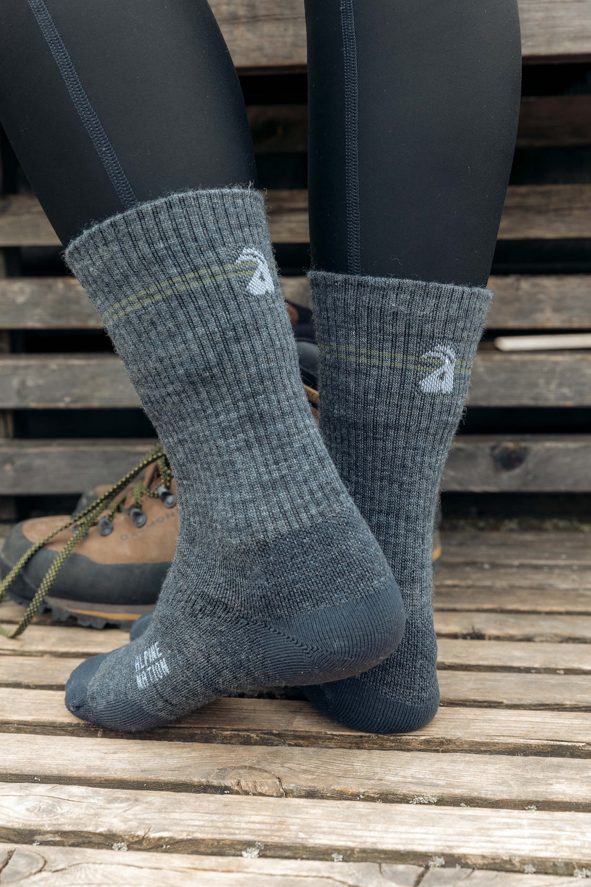 Seceda Light Merino Crew Socks Olive